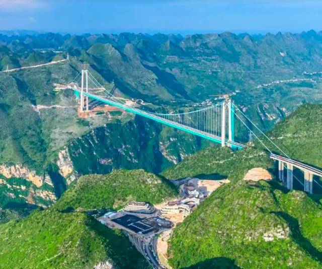 貴州“世界第一高橋”有繩蹦極2999元/次被指“蹦極刺客”<strong></p>
<p>西鳳酒
</strong>，多方回應(yīng):西鳳酒
