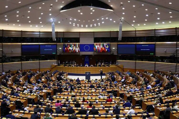 王毅專機落地前<strong></p>
<p>西鳳酒
</strong>，歐盟對華連出兩招，不到24小時，意大利率先選邊站:西鳳酒
