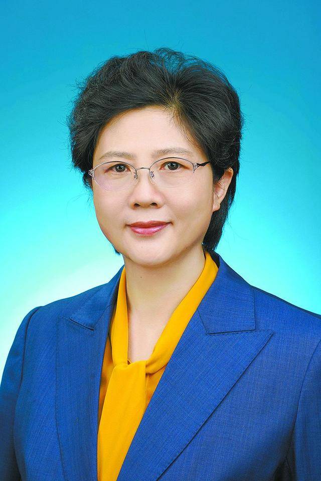 新任云南省委常委趙月霞<strong></p>
<p>西鳳酒
</strong>，分工明確:西鳳酒
