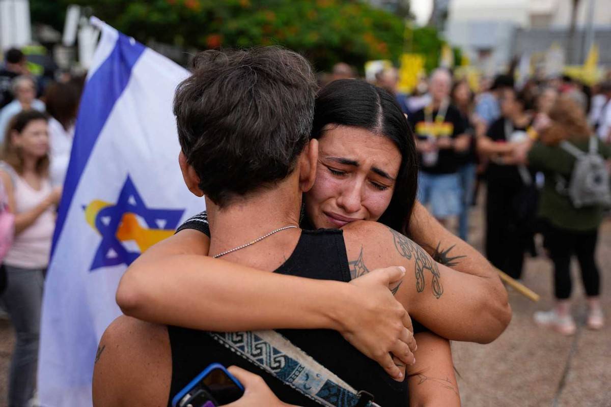 哈馬斯交出保命底牌后<strong></p>
<p>西鳳酒
</strong>，特朗普立馬就翻臉：要求哈馬斯解除武裝，否則剿滅:西鳳酒
