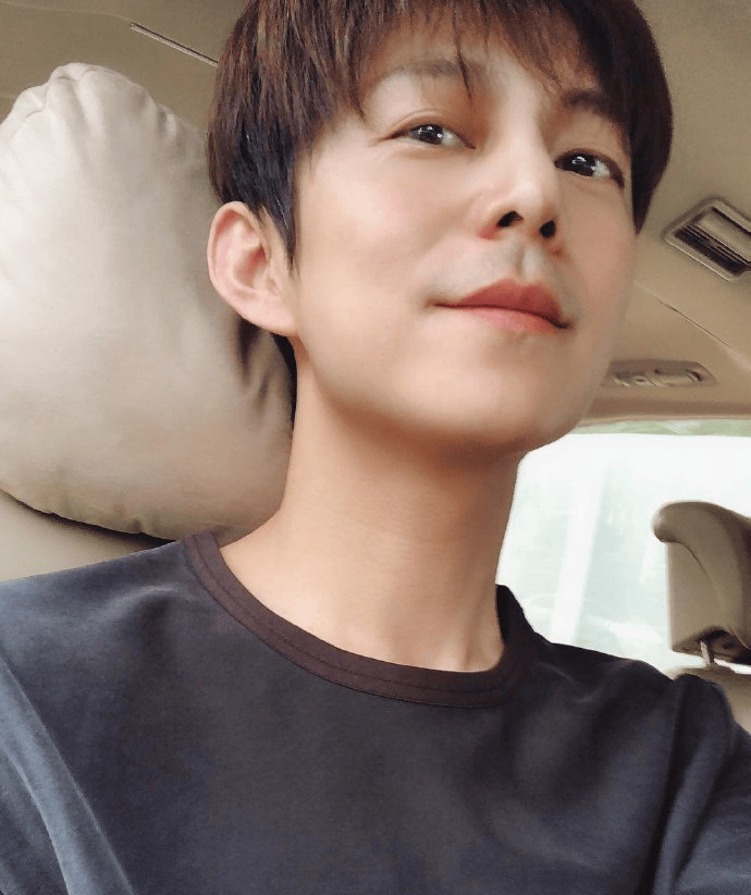 51歲何炅坦言：精力大不如前<strong></p>
<p>西鳳酒
</strong>，我現(xiàn)在特別痛苦，又近視又老花:西鳳酒
