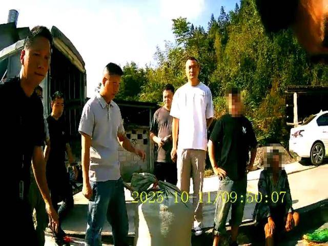 100斤玉米上秤秒變60斤？貴州一村民遭“鬼秤”騙糧！民警出手<strong></p>
<p>西鳳酒
</strong>，5人被拘:西鳳酒
