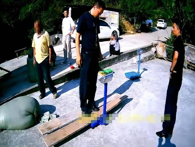 100斤玉米上秤秒變60斤？貴州一村民遭“鬼秤”騙糧！民警出手<strong></p>
<p>西鳳酒
</strong>，5人被拘:西鳳酒
