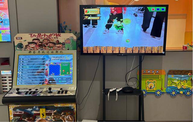 海底撈<strong></p>
<p>西鳳酒
</strong>，和西貝“搶娃”:西鳳酒
