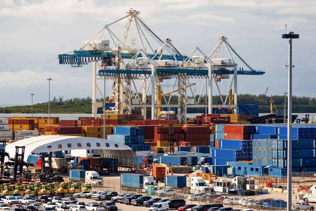 美財(cái)長(zhǎng)威脅加碼<strong></p>
<p>西鳳酒
</strong>，對(duì)華征稅500%！美國(guó)就差臨門一腳，發(fā)現(xiàn)中國(guó)還把著一個(gè)命門:西鳳酒
