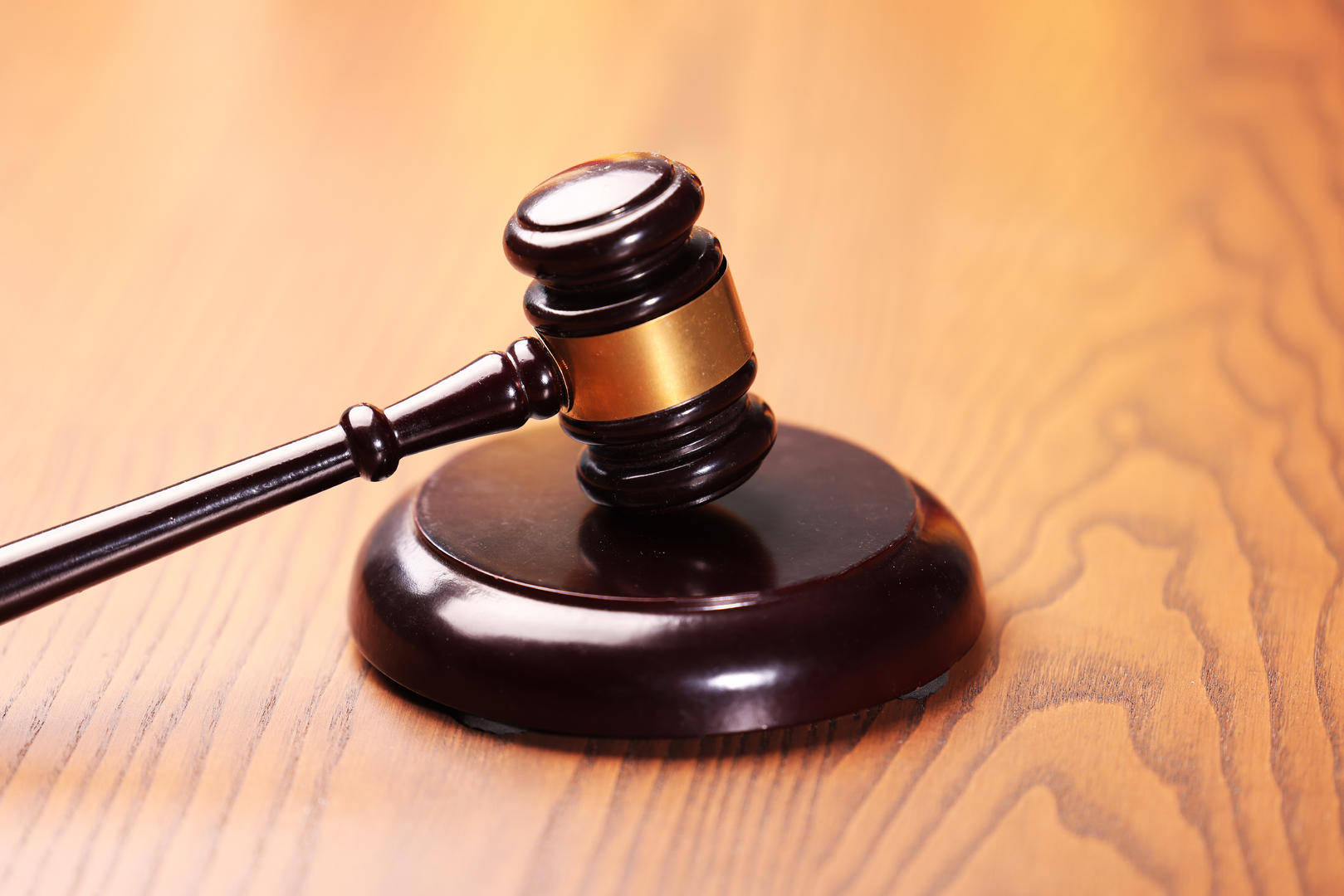 80后男子應(yīng)聘船員出海打撈金槍魚，嚴(yán)重暈船后自縊身亡 家屬獲賠20余萬元:西鳳酒
