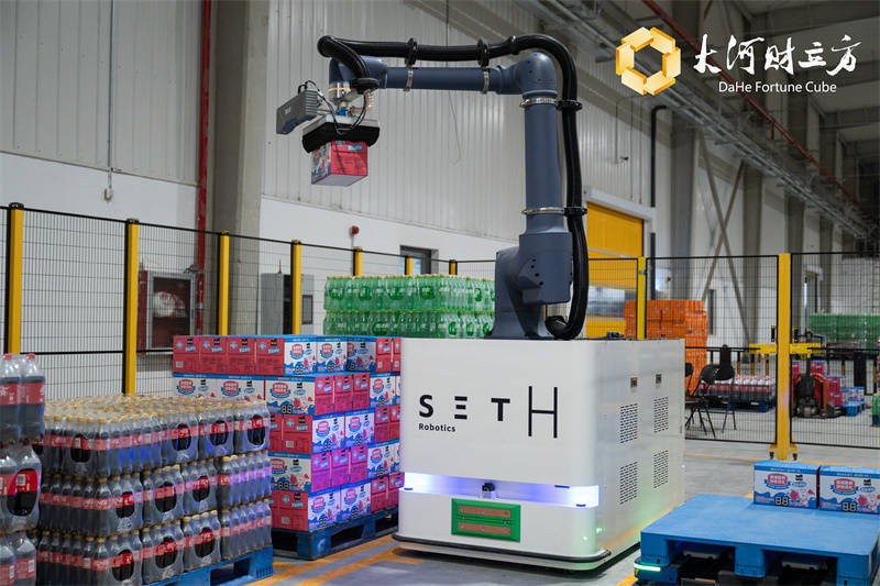 鄭州太古可口可樂新廠揭幕運營<strong></p>
<p>西鳳酒
</strong>,全球首創(chuàng)智能機器人揀配方案:西鳳酒