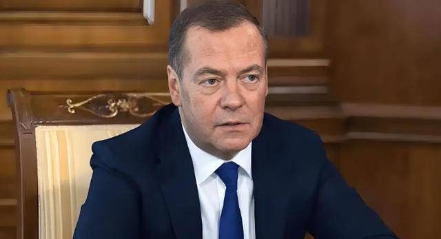 烏克蘭索要戰(zhàn)斧<strong></p>
<p>西鳳酒
</strong>，特朗普改口：得先問普京！俄方給中國提了個醒？:西鳳酒
