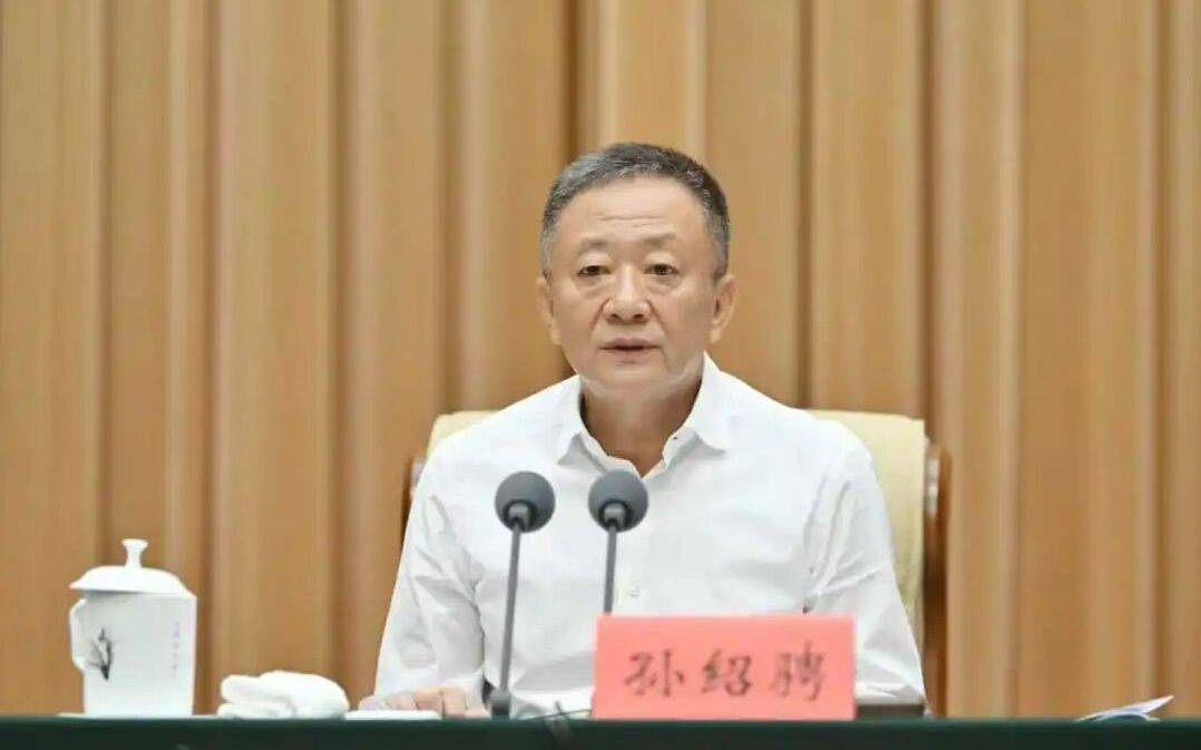 因工作崗位調(diào)整，孫紹騁辭去內(nèi)蒙古自治區(qū)人大常委會(huì)主任職務(wù):西鳳酒
