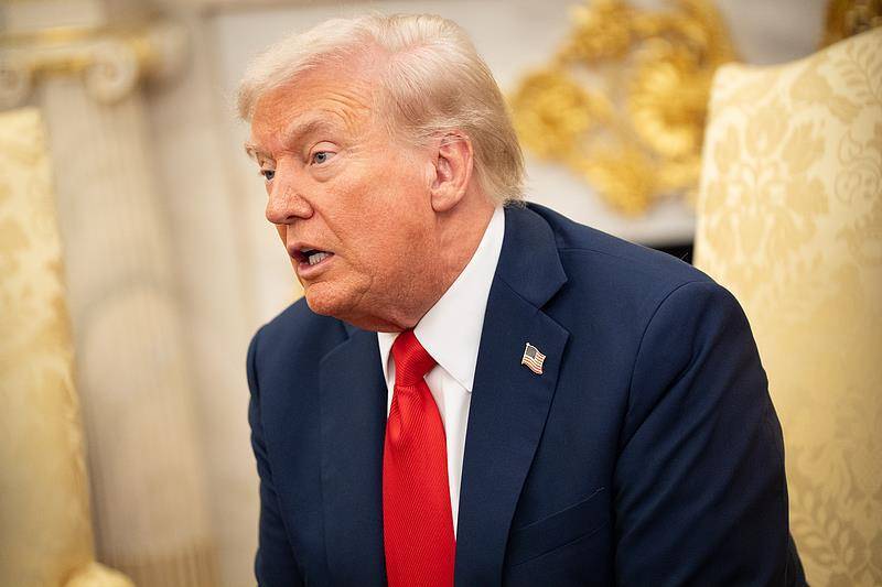 俄美總統(tǒng)電話會談結(jié)束<strong></p>
<p>西鳳酒
</strong>，特朗普稱將與普京在布達佩斯會面:西鳳酒
