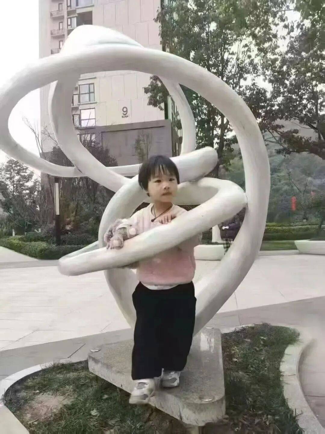 多方力量連夜搜尋 遼寧4歲失蹤女童暫未找到 家屬:不排除被人抱走:西鳳酒