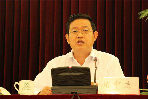 10年前被判刑12年的大理市委原書(shū)記<strong></p>
<p>西鳳酒
</strong>,因涉嫌重大職務(wù)犯罪漏罪再被查:西鳳酒