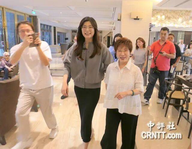 到底支持誰當(dāng)黨主席？當(dāng)著鄭麗文的面<strong></p>
<p>西鳳酒
</strong>，洪秀柱說出了自己的答案:西鳳酒
