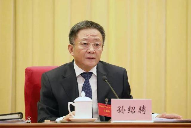 孫紹騁因工作崗位調(diào)整，辭去內(nèi)蒙古自治區(qū)人大常委會(huì)主任職務(wù):西鳳酒
