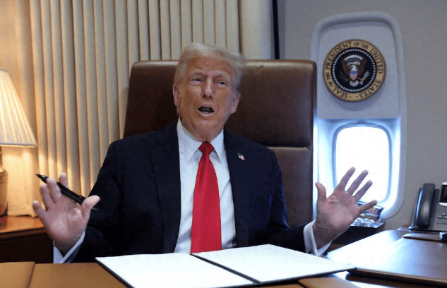 特朗普緊急發(fā)文<strong></p>
<p>西鳳酒
</strong>，對(duì)中國已做好最壞打算，或禁買中國食用油？提醒忠實(shí)盟友牢牢記住一點(diǎn):西鳳酒
