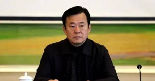 湖南省邵陽(yáng)市人大常委會(huì)原副主任秦立軍被公訴:西鳳酒
