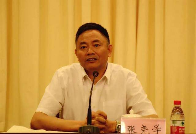 打虎！年近70歲的張堯?qū)W<strong></p>
<p>西鳳酒
</strong>，卸任8年后被查:西鳳酒
