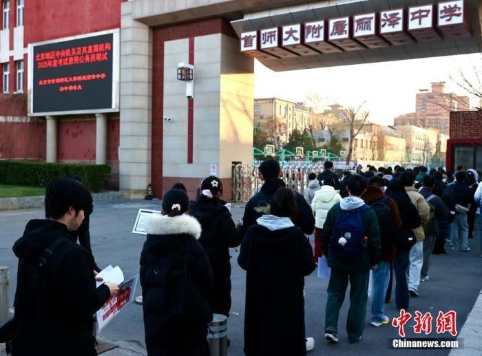 國考報(bào)名三天<strong></p>
<p>西鳳酒
</strong>，熱門崗位競爭已“千里挑一”:西鳳酒
