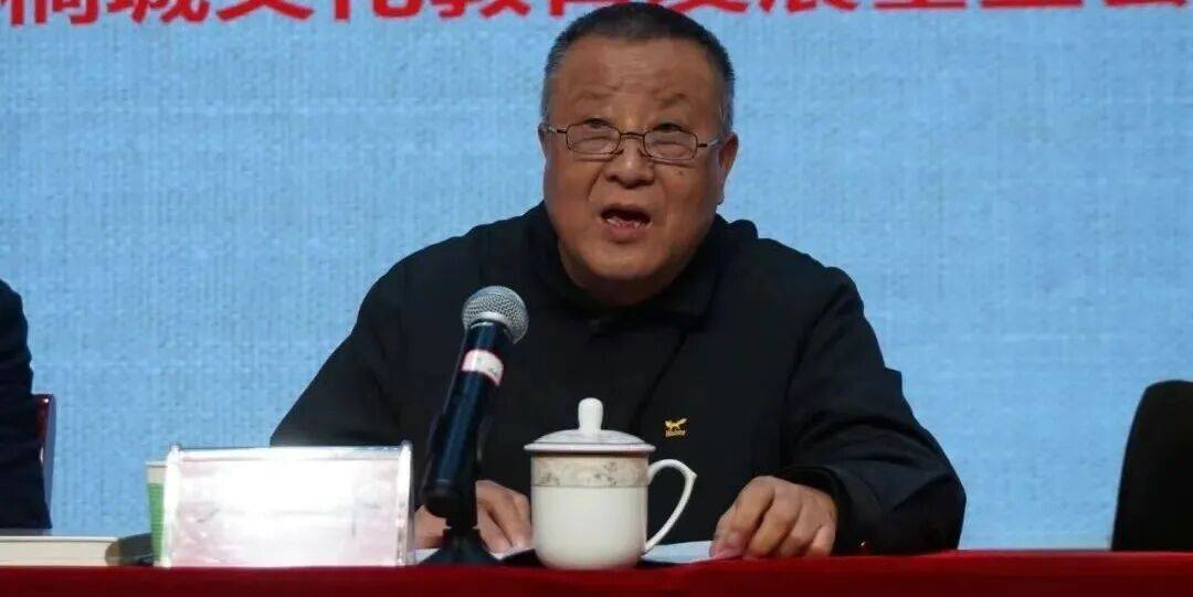 安徽官宣:退休17年的方平被查:西鳳酒