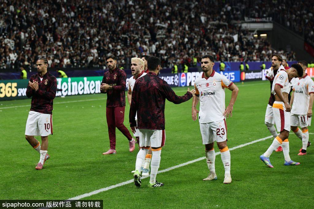 成都蓉城3-1戰(zhàn)勝梅州客家:賽季關(guān)鍵戰(zhàn)役中的戰(zhàn)術(shù)與激情:西鳳酒