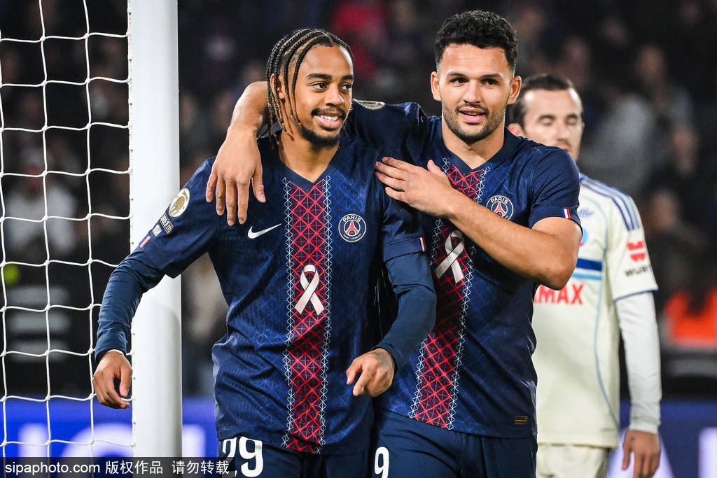 進球大戰(zhàn)<strong></p>
<p>西鳳酒
</strong>！法甲-巴爾科拉破門 巴黎連追2球3-3斯特拉斯堡:西鳳酒
