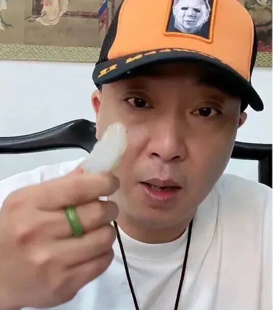 網(wǎng)紅“柴懟懟”被正式逮捕<strong></p>
<p>西鳳酒
</strong>，此前因抹黑胖東來(lái)被封號(hào):西鳳酒
