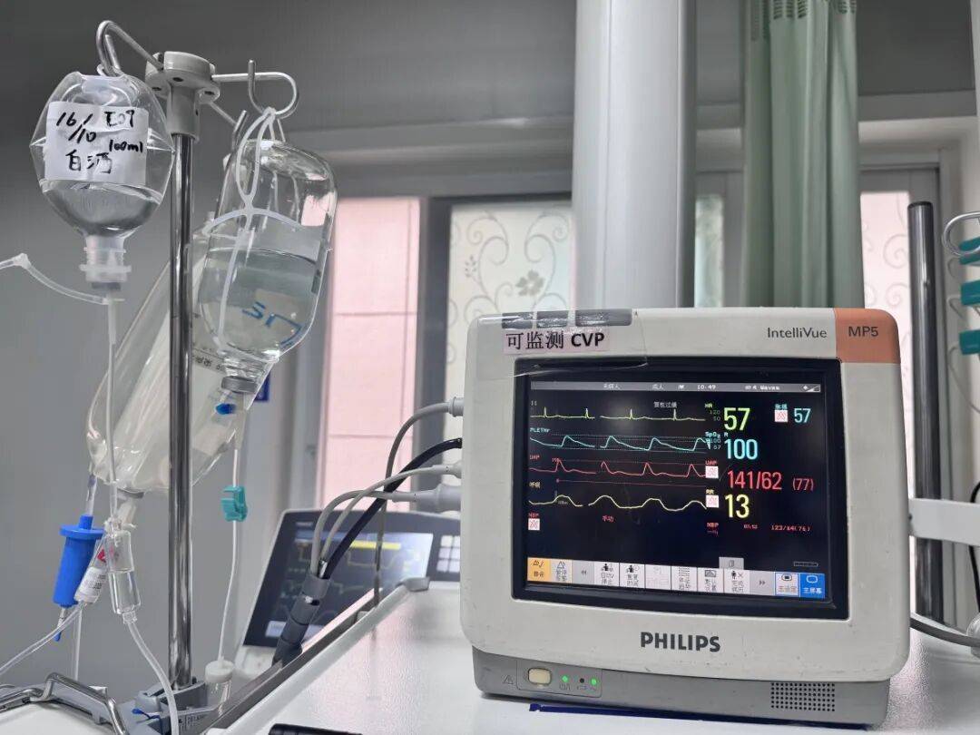 “遵醫(yī)囑<strong></p>
<p>西鳳酒
</strong>，每天喝一斤”！重癥監(jiān)護(hù)室里，醫(yī)生用白酒為68歲大爺續(xù)命:西鳳酒
