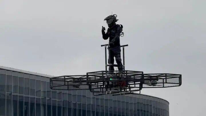 全國首創(chuàng)<strong></p>
<p>西鳳酒
</strong>，杭州人可以一鍵起飛去上班了！:西鳳酒
