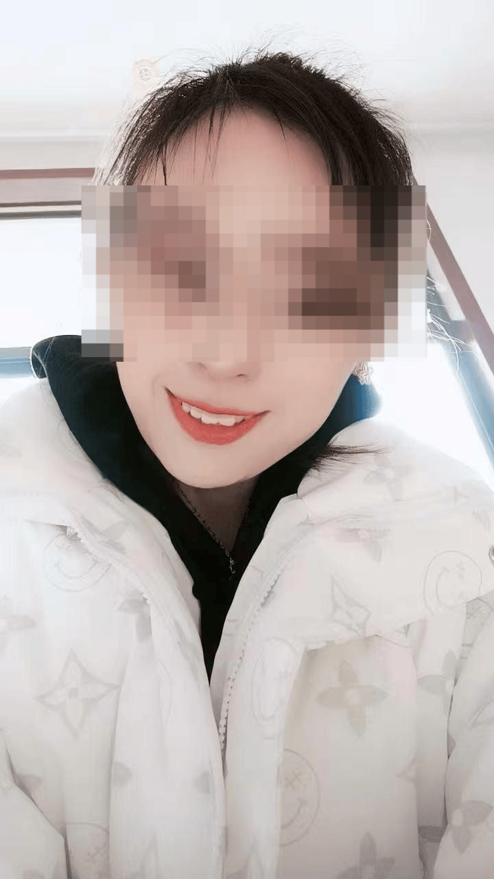 妻子患癌去世前被三次起訴離婚<strong></p>
<p>西鳳酒
</strong>，前夫遺棄罪因證據(jù)不足被駁回｜在場:西鳳酒
