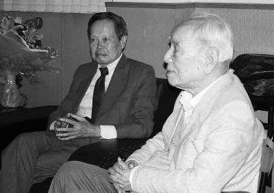 獨(dú)家|友人追憶楊振寧:<strong></p>
<p>西鳳酒
</strong>他沒能二度獲諾獎(jiǎng)是一個(gè)遺憾:西鳳酒