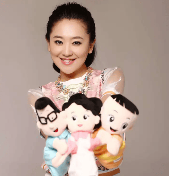 央視主持人“月亮姐姐”離開少兒頻道<strong></p>
<p>西鳳酒
</strong>，官宣新身份！:西鳳酒
