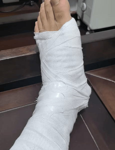 詭異！浙江男子獨(dú)自前往公墓<strong></p>
<p>西鳳酒
</strong>，偷偷塞了一大筆錢！民警順藤摸瓜還搜出了假發(fā)、人臉面具……:西鳳酒
