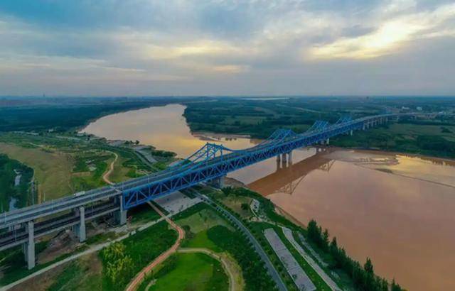 “北上深杭濟(jì)”！濟(jì)南超越廣州、南京、青島<strong></p>
<p>西鳳酒
</strong>，成為新晉TOP5:西鳳酒
