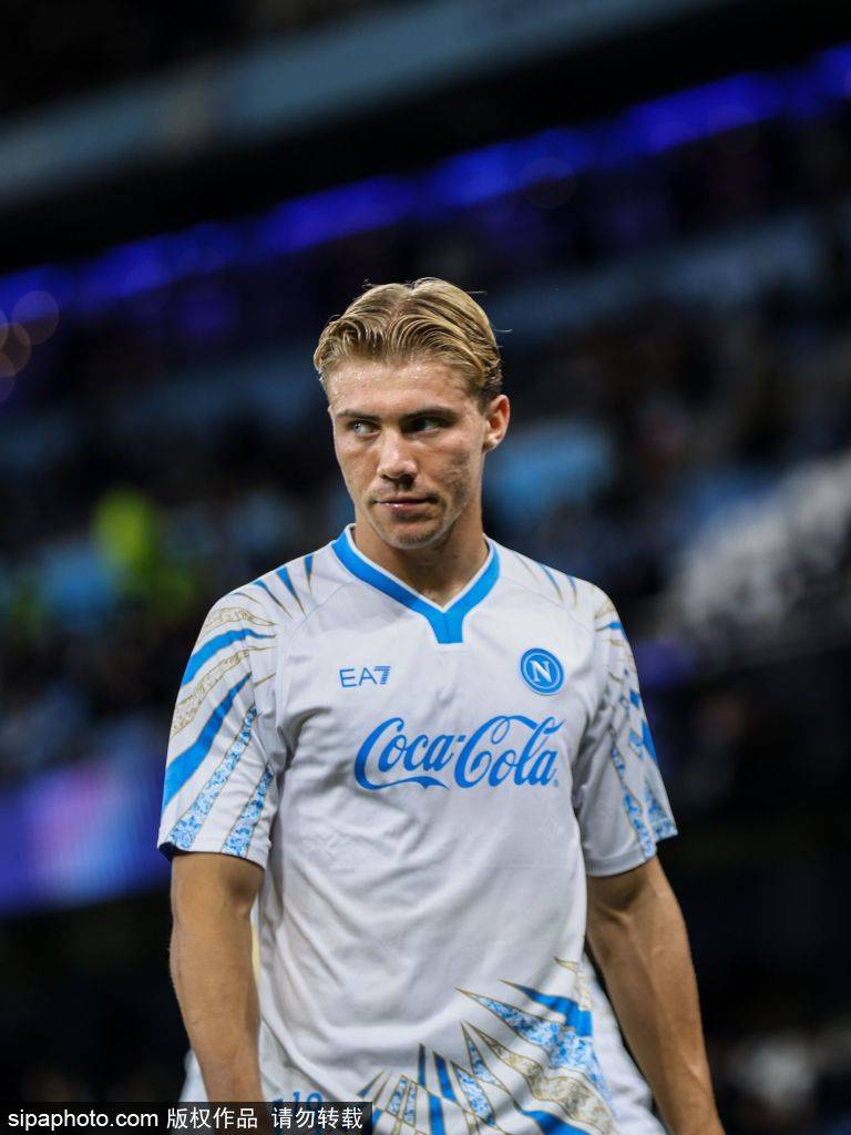 瓜迪奧拉：對(duì)哈蘭德沒進(jìn)四五個(gè)感到失望，進(jìn)攻端其他人也得進(jìn)球:西鳳酒
