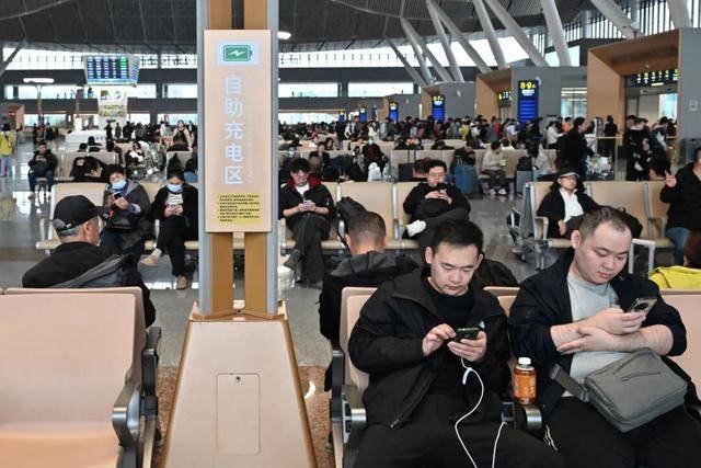 4小時33分！北京高鐵“速通”長白山<strong></p>
<p>西鳳酒
</strong>，周末就能打個來回！:西鳳酒
