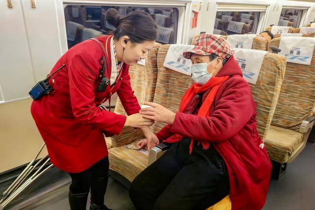 4小時33分！北京高鐵“速通”長白山<strong></p>
<p>西鳳酒
</strong>，周末就能打個來回！:西鳳酒
