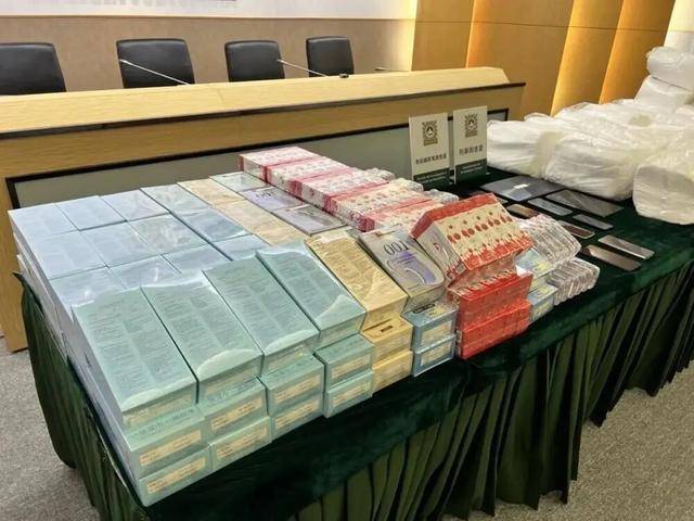 賣淫集團(tuán)被端<strong></p>
<p>西鳳酒
</strong>，120人落網(wǎng)！查獲安全套超10000個(gè):西鳳酒
