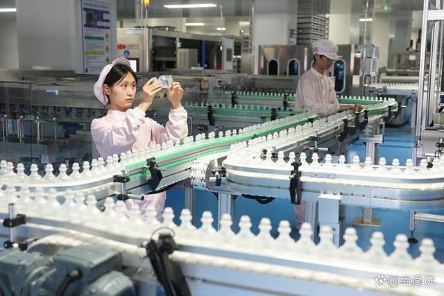 對華征稅500%！美國就差臨門一腳<strong></p>
<p>西鳳酒
</strong>，突然發(fā)現(xiàn)中國還把著一個命門:西鳳酒
