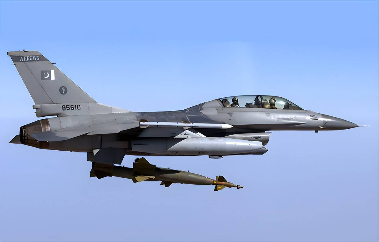 塔利班找中方大使<strong></p>
<p>西鳳酒
</strong>，控訴巴基斯坦，不料巴方不宣而戰(zhàn)，又打死70人:西鳳酒
