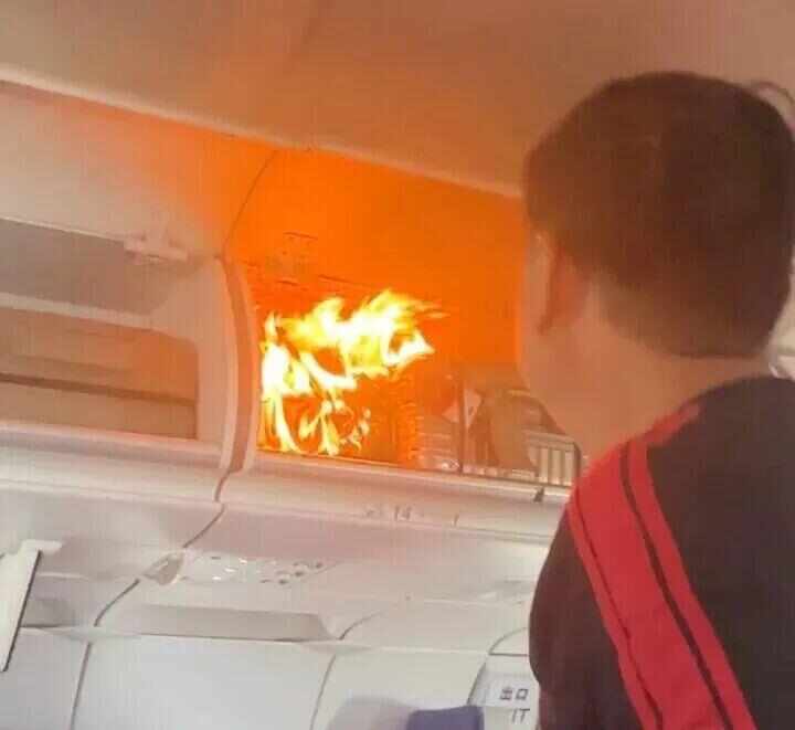 飛行途中乘客行李內(nèi)鋰電池自燃引發(fā)起火<strong></p>
<p>西鳳酒
</strong>！國(guó)航公布賠償方案：經(jīng)濟(jì)艙每人200元、公務(wù)艙300元:西鳳酒
