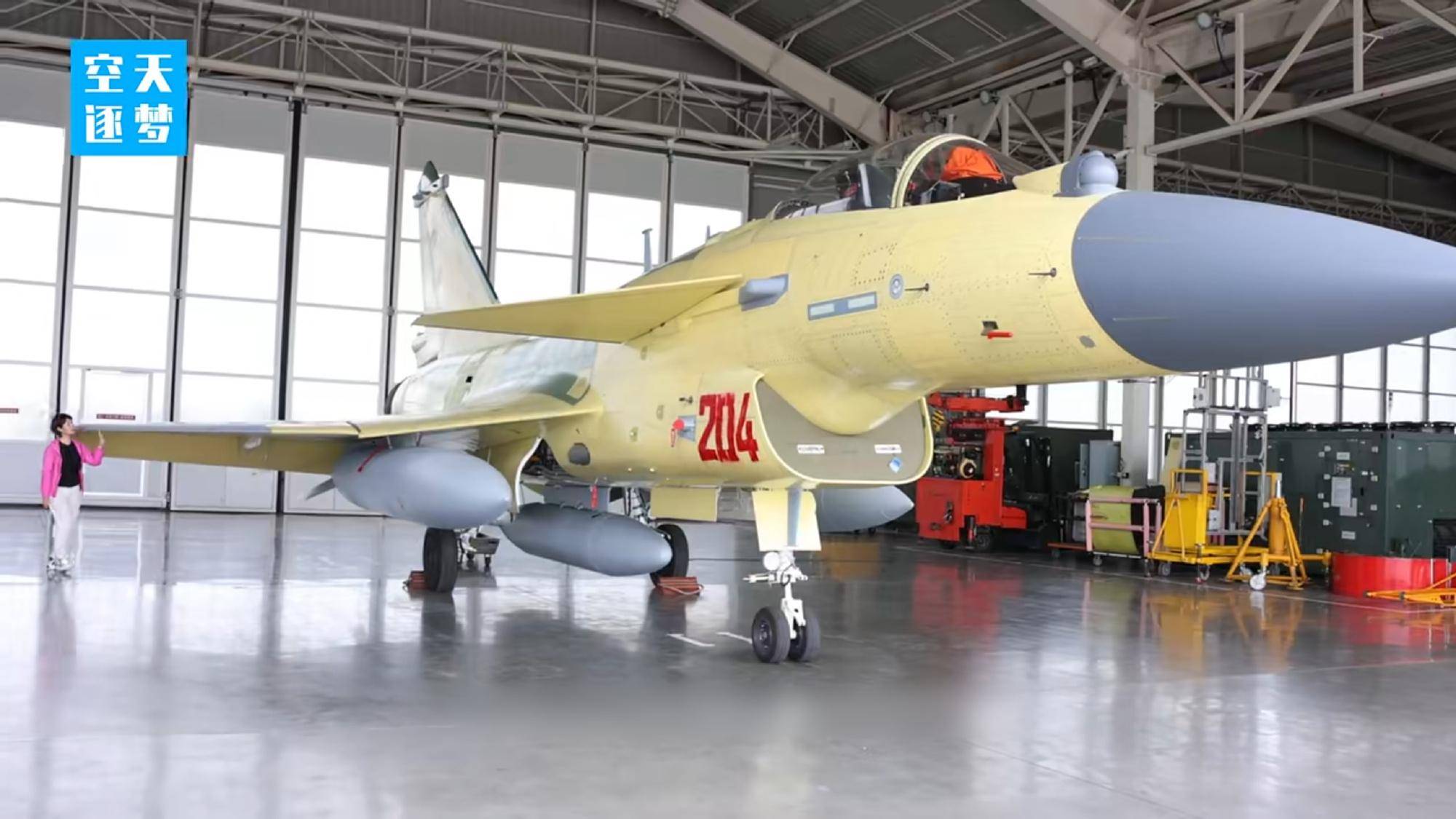 都見不得中國強大！殲10出口引發(fā)全球熱議<strong></p>
<p>西鳳酒
</strong>，德國專家：我等不及了:西鳳酒
