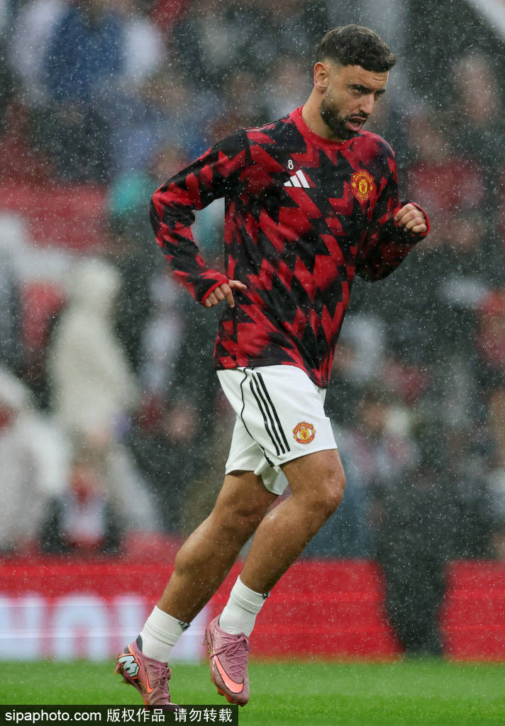 B費(fèi)本場(chǎng)數(shù)據(jù)：助攻與關(guān)鍵傳球的完美結(jié)合<strong></p>
<p>西鳳酒
</strong>，曼聯(lián)能否借此逆襲利物浦？:西鳳酒
