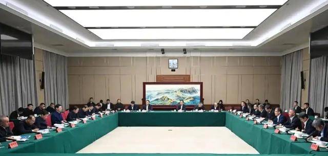 遼寧省委書記、省長在京與部分中央企業(yè)分別舉行工作會商:西鳳酒
