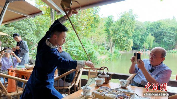 《沒出息》引發(fā)兩岸共鳴 郭正亮:這是一首現(xiàn)實(shí)而勵(lì)志的歌:西鳳酒