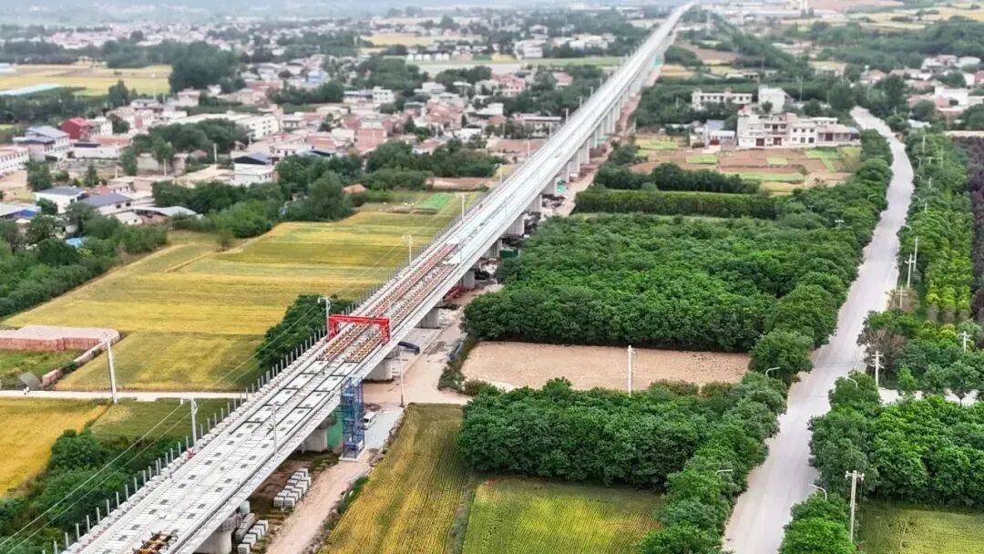 2.5小時到武漢<strong></p>
<p>西鳳酒
</strong>！這兩條高鐵線即將“牽手”:西鳳酒
